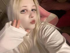 TinaCaramel - blond female with  big tits webcam at LiveJasmin
