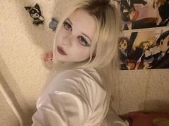 TinaCaramel - blond female with  big tits webcam at LiveJasmin