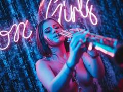 TinaJones - blond female with  big tits webcam at xLoveCam