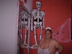 TistMatureFox - female with black hair webcam at ImLive