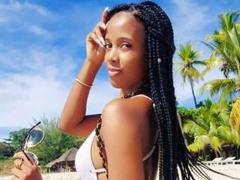 TittySex - female with black hair and  big tits webcam at xLoveCam