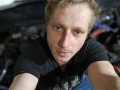 TomTechh from xLoveCam