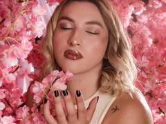 TommyTS - shemale webcam at xLoveCam