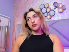 TommyTS - shemale webcam at xLoveCam