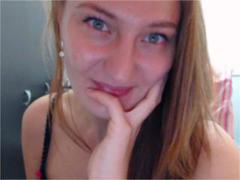 Tonique - female with brown hair and  big tits webcam at xLoveCam