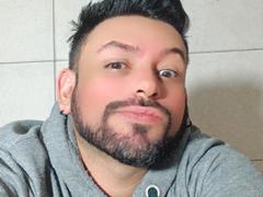 TonyGlams - male webcam at xLoveCam
