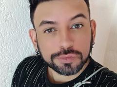 TonyGlams - male webcam at xLoveCam