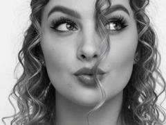 ToriLucky from xLoveCam