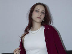 TorriAustin - female with brown hair webcam at xLoveCam