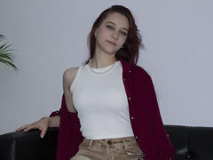 TorriAustin - female with brown hair webcam at xLoveCam
