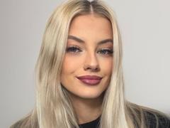 TracyWebster - blond female webcam at LiveJasmin