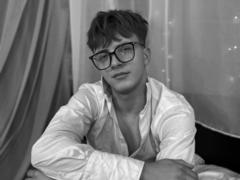 TravisWolfy - male webcam at xLoveCam