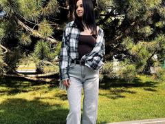 Treat-hot - female with brown hair webcam at xLoveCam