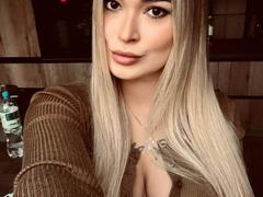 CarolinaGrandi - blond female webcam at LiveJasmin