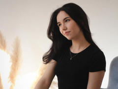 TriciaNurs - female with black hair webcam at LiveJasmin