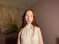 TrinhDancer - female with red hair webcam at xLoveCam