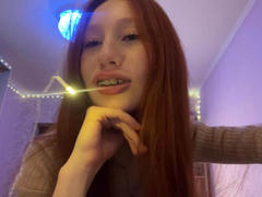 TrinhDancer from xLoveCam