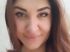 Arnella_Moon - female with brown hair webcam at ImLive