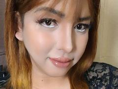 MassiveMichaela - shemale with brown hair and  big tits webcam at xLoveCam