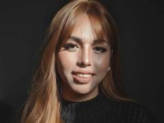 MassiveMichaela - shemale with brown hair and  big tits webcam at xLoveCam