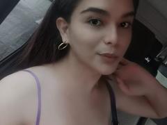 TsRosanna - shemale with brown hair and  big tits webcam at xLoveCam
