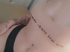 Tsukerberg - female with brown hair and  small tits webcam at xLoveCam