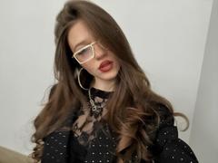 TwannaDrop - blond female webcam at xLoveCam
