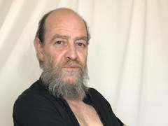 UmbertoHottie from xLoveCam