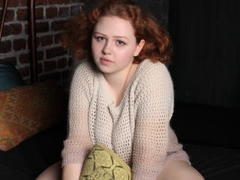 UnbreakableXhear - female with red hair webcam at LiveJasmin