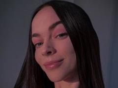 UnderTheSkin - female with brown hair webcam at xLoveCam