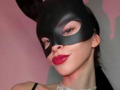 UnderTheSkin - female with brown hair webcam at xLoveCam