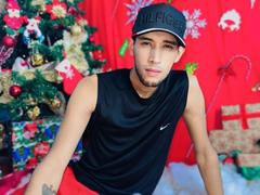 UnitedSou - shemale webcam at xLoveCam