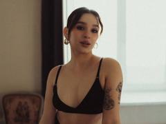 UrMuseOn - female with brown hair webcam at xLoveCam