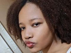 Ursomine - female with brown hair webcam at xLoveCam