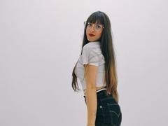 Vailloth - female with brown hair and  big tits webcam at xLoveCam