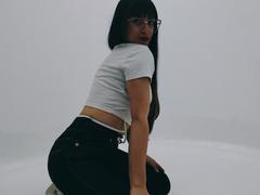 Vailloth from xLoveCam