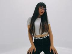 Vailloth - female with brown hair and  big tits webcam at xLoveCam