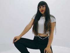 Vailloth - female with brown hair and  big tits webcam at xLoveCam