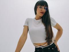 Vailloth - female with brown hair and  big tits webcam at xLoveCam