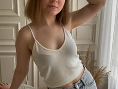 Vainona - female with brown hair and  big tits webcam at xLoveCam