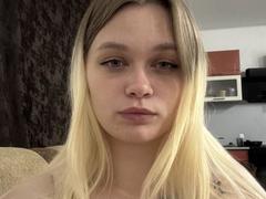 ValeneTirado from xLoveCam