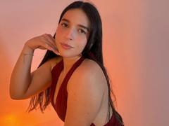 ValentinaRiva - female with brown hair webcam at xLoveCam
