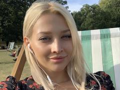 ValeriaBlue - blond female webcam at xLoveCam