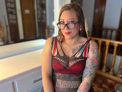 ValeriaCuttest - female with brown hair and  big tits webcam at xLoveCam