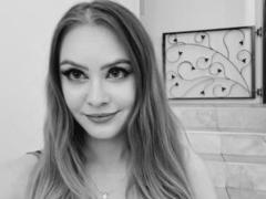 ValeriaDream - blond female webcam at xLoveCam
