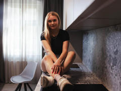 ValeriaDream - blond female webcam at xLoveCam