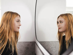 ValeriaDream - blond female webcam at xLoveCam