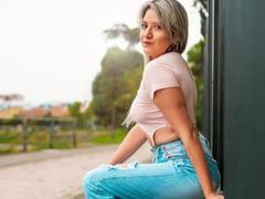 ValeriaHunter - blond female webcam at LiveJasmin
