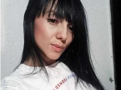 ValeriePeach from xLoveCam