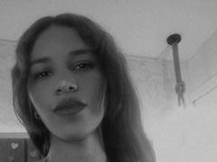 ValerieWoods - female with brown hair webcam at xLoveCam